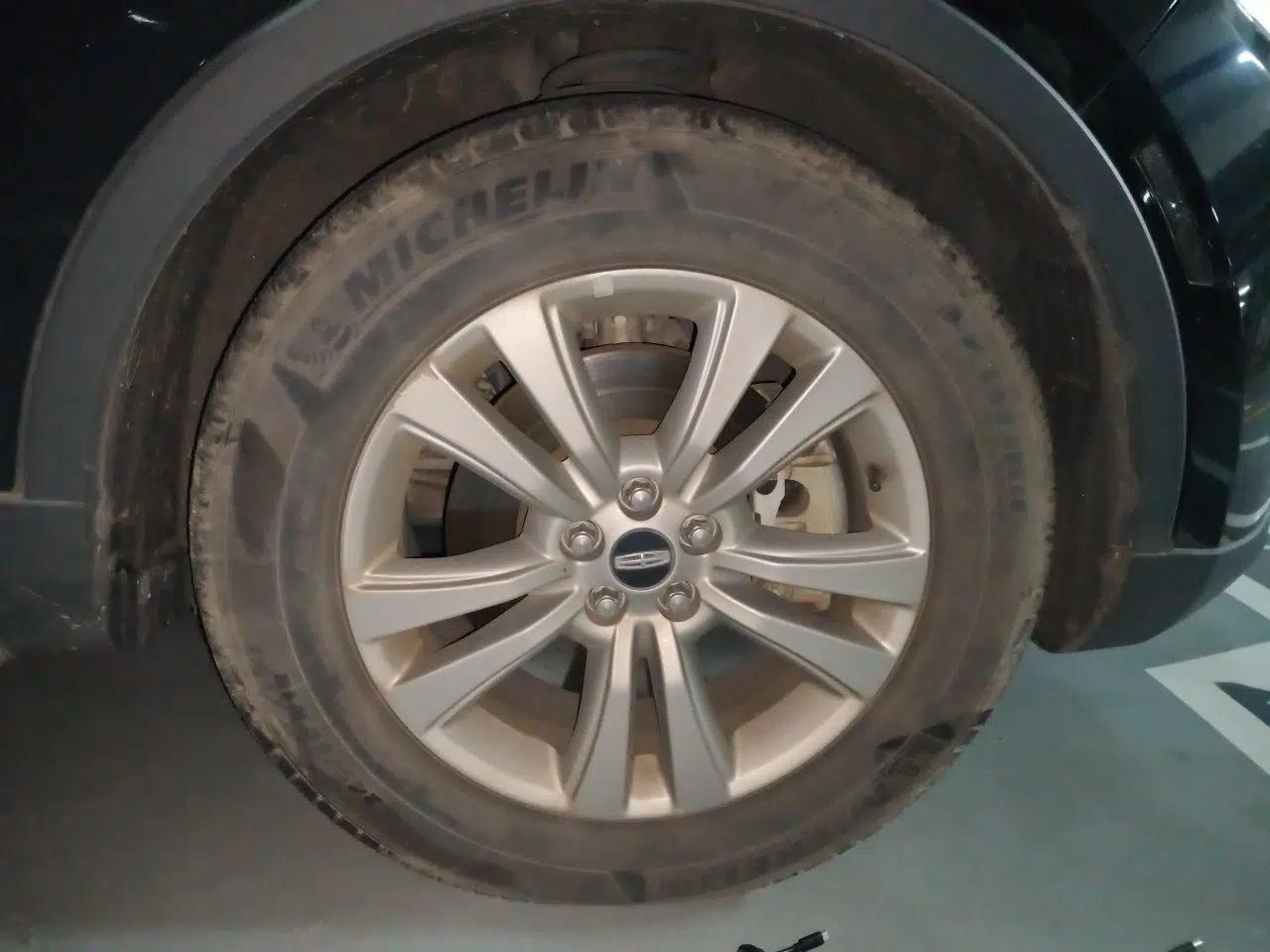 Lincoln MKX 2015 2.0T Two-Wheel Drive Deluxe Edition — миниатюра 8