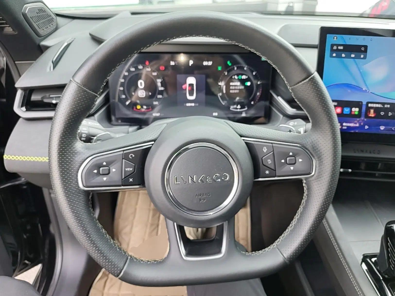 Lynk & Co 03 2023 2.0TD DCT H-Power Halo — миниатюра 13
