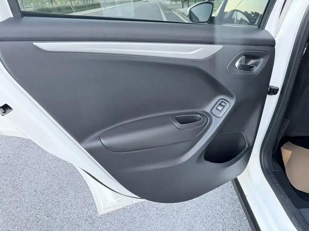 Citroën C3-XR 2015 1.6L Automatic Pioneer Edition — миниатюра 21