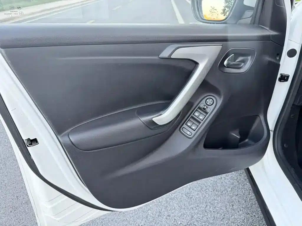 Citroën C3-XR 2015 1.6L Automatic Pioneer Edition — миниатюра 22