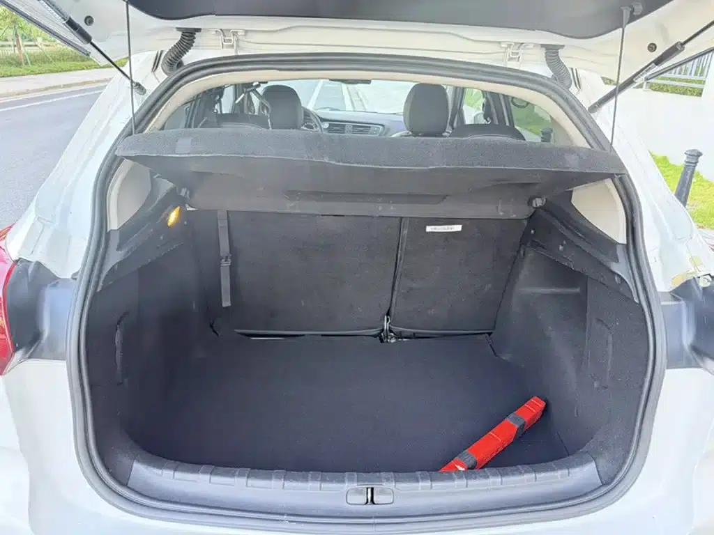 Citroën C3-XR 2015 1.6L Automatic Pioneer Edition — миниатюра 10