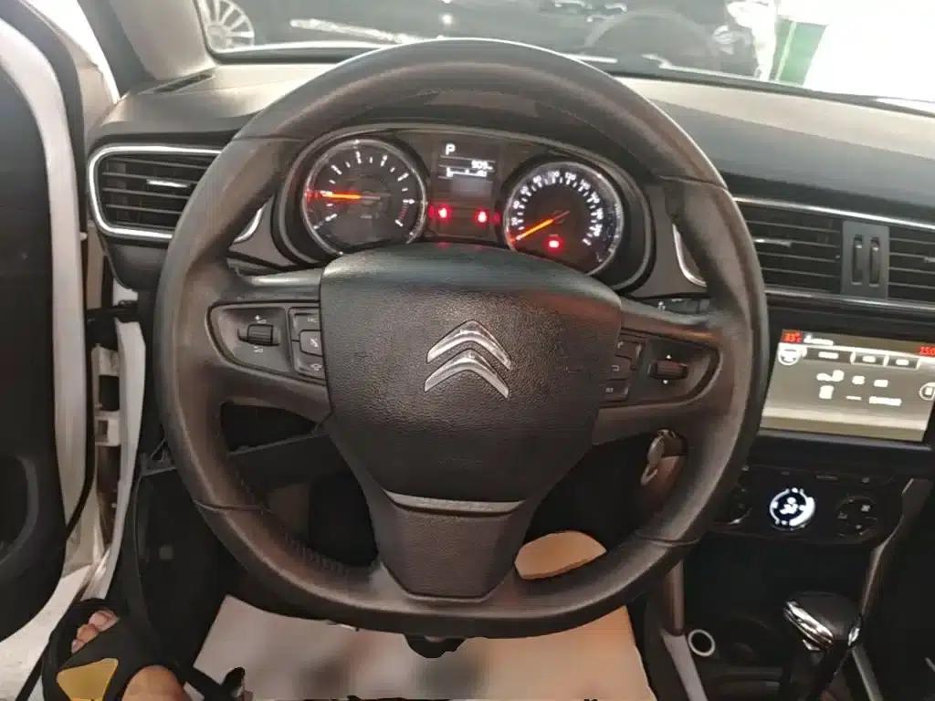 Citroën C3-XR 2015 1.6L Automatic Pioneer Edition — миниатюра 11