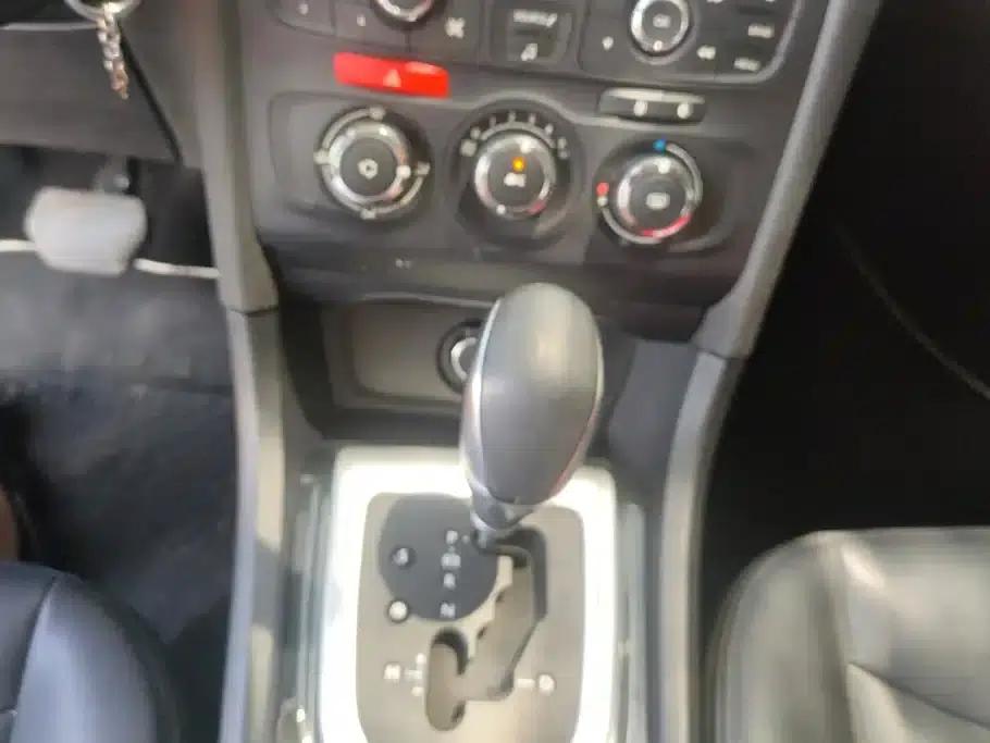 Citroën C4L 2015 1.8L Automatic Luxury Edition — миниатюра 16