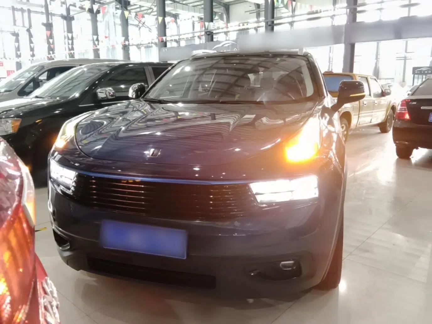 Lynk & Co 01 2017 2.0T Two-Wheel Drive Zhaopu Version — миниатюра 2