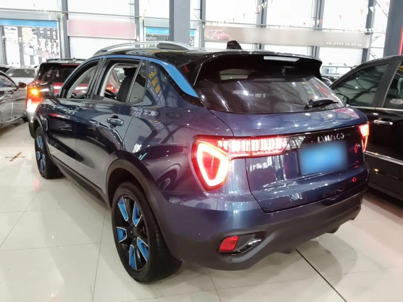 Lynk & Co 01 2017 2.0T Two-Wheel Drive Zhaopu Version — миниатюра 4