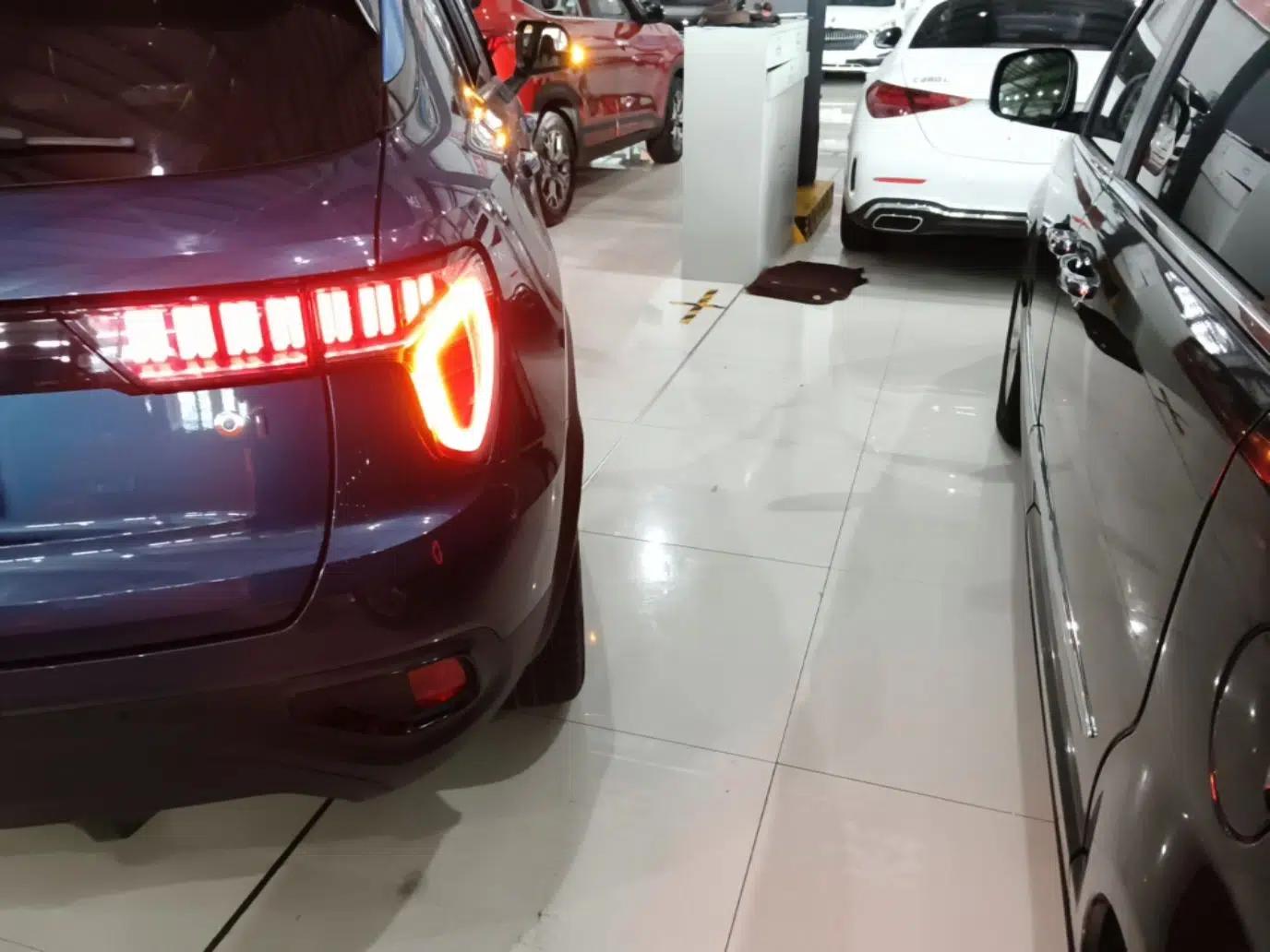 Lynk & Co 01 2017 2.0T Two-Wheel Drive Zhaopu Version — миниатюра 9