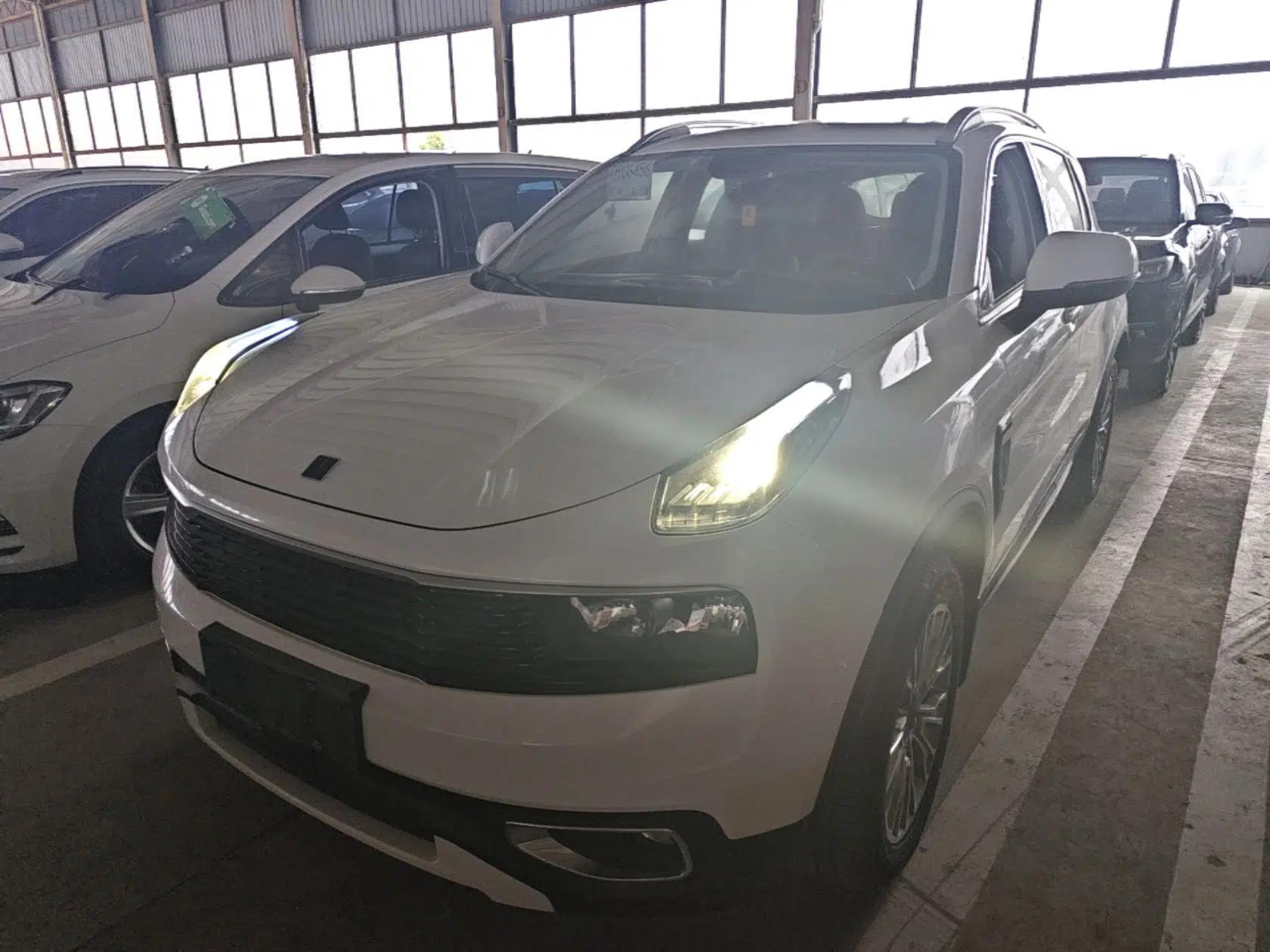 Lynk & Co 01 2017 2.0T Two-Wheel-Drive Version — миниатюра 1