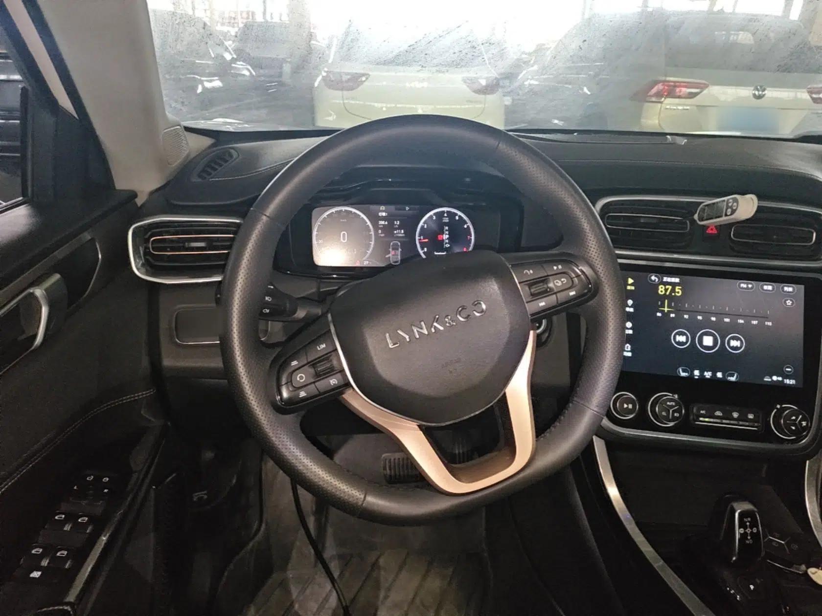 Lynk & Co 01 2017 2.0T Two-Wheel-Drive Version — миниатюра 13