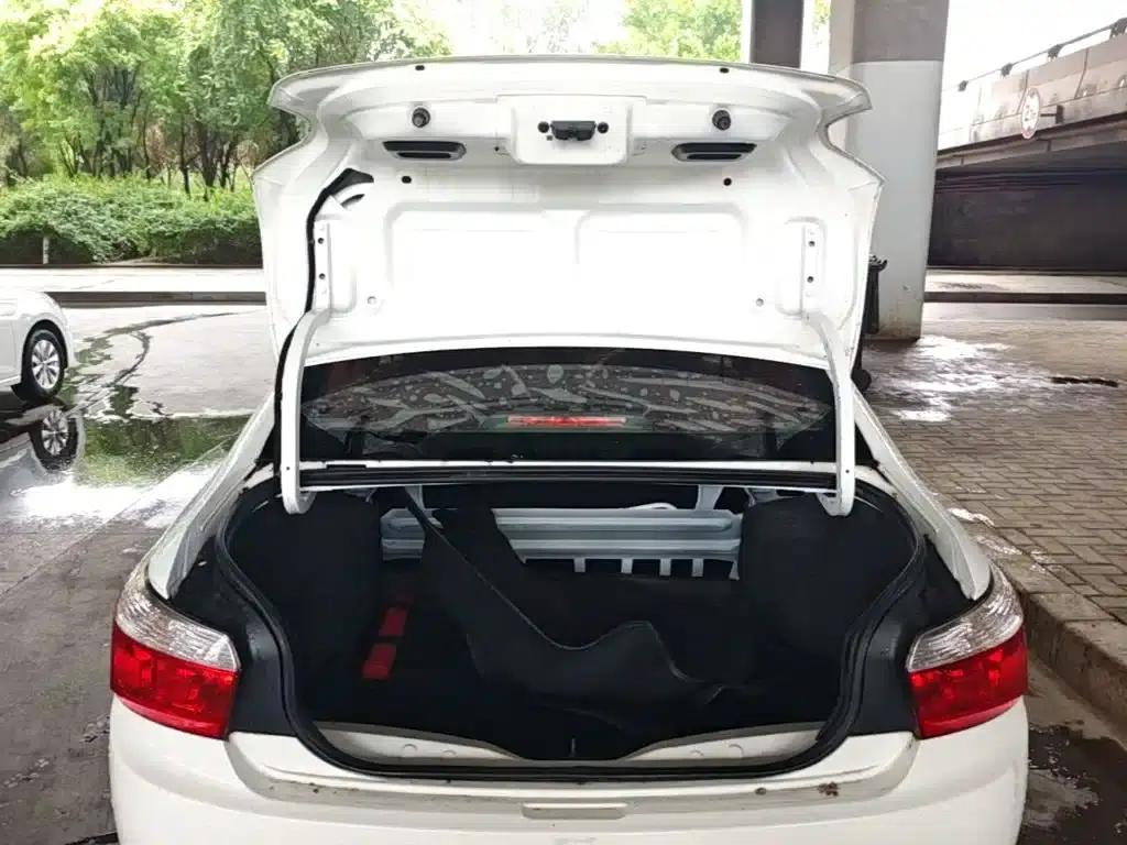 2015 Citroën Elysee Premium Edition 1.6L Manual Fashion Model — миниатюра 19