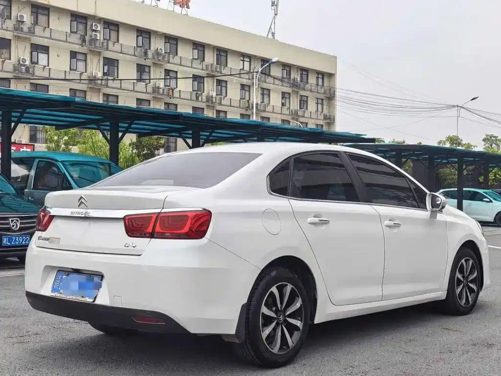 Citroën C4 2018 1.6L Automatic Comfort Model — миниатюра 6