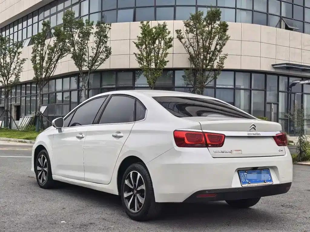 Citroën C4 2018 1.6L Automatic Comfort Model — миниатюра 8
