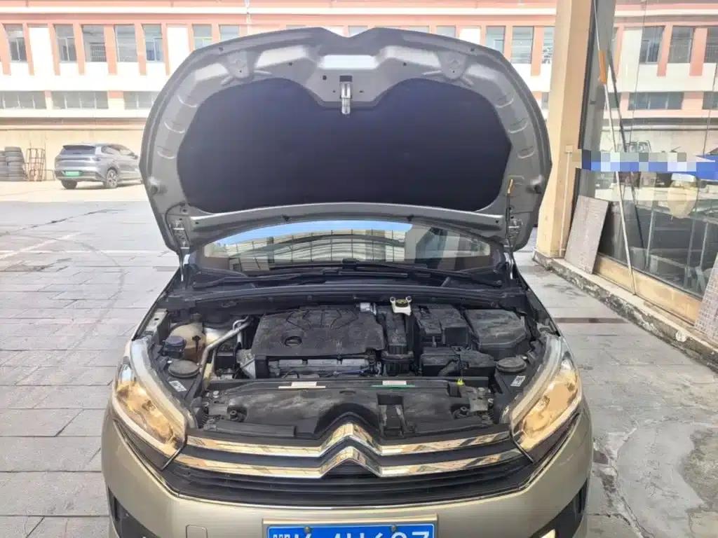 Citroën C4 Sega 2016 1.6L Manual Comfort Edition — миниатюра 20