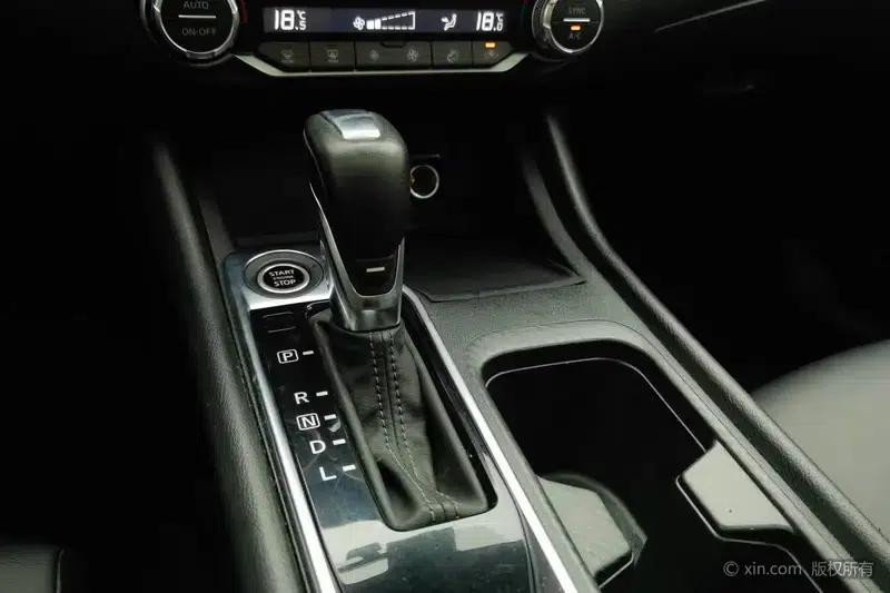 Nissan Sylphy 2021 1.6L XL CVT Enjoy Edition — миниатюра 15