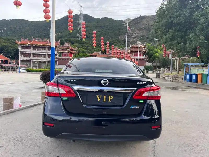 Nissan Sylphy 2014 1.6XV CVT Premium Edition — миниатюра 5
