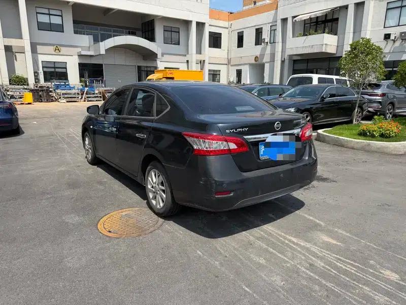 Nissan Sylphy 2014 1.6XV CVT Premium Edition — миниатюра 4