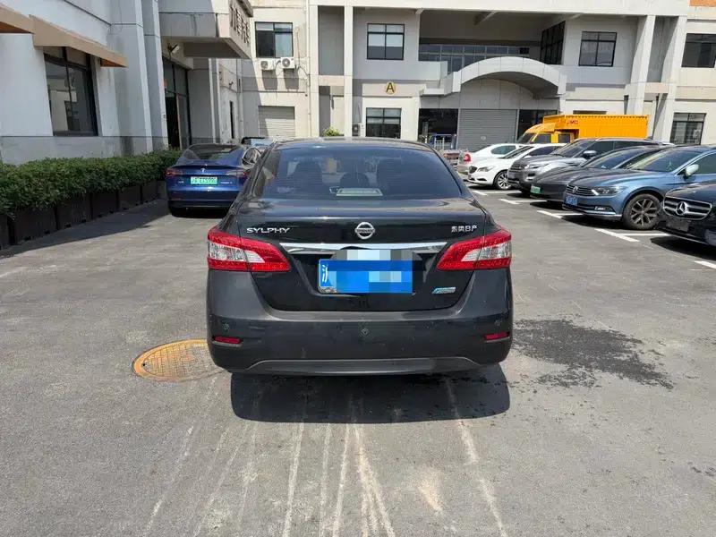 Nissan Sylphy 2014 1.6XV CVT Premium Edition — миниатюра 5