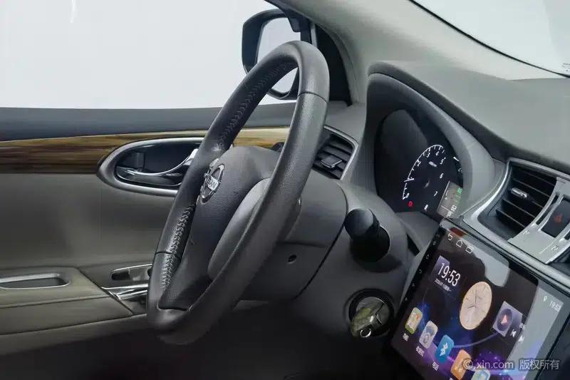 Nissan Sylphy 2012 1.6XL CVT Luxury Edition — миниатюра 17