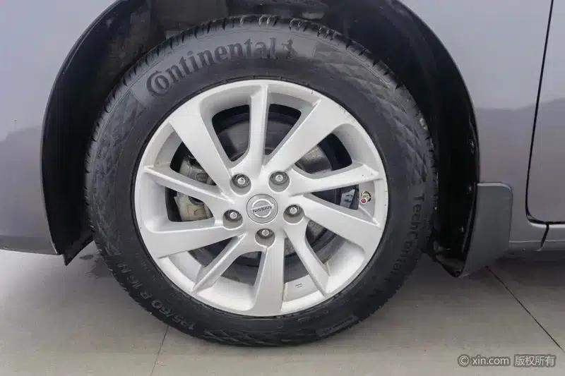 Nissan Sylphy 2012 1.6XL CVT Luxury Edition — миниатюра 10