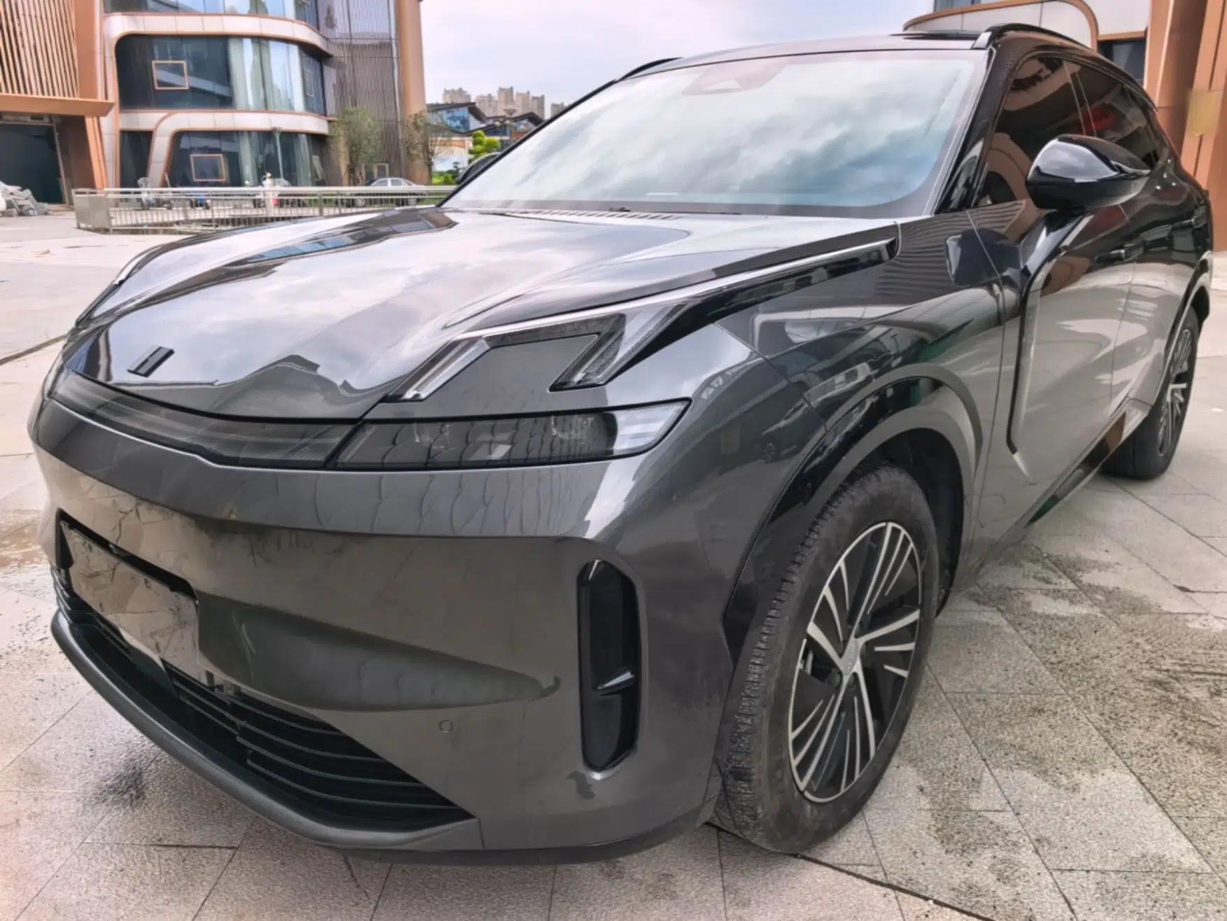 Lynk & Co 08 EM-P 2023 220km All-Wheel-Drive Performance Halo — миниатюра 1
