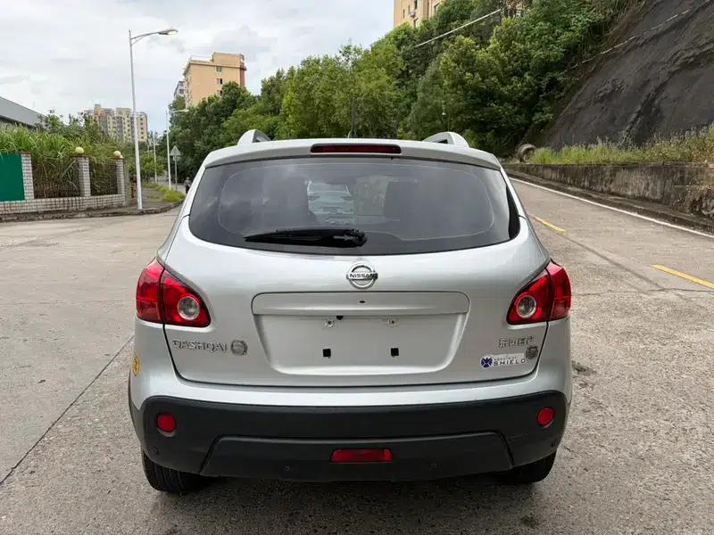 Nissan Qashqai 2011 2.0XL Fire 6MT 2WD — миниатюра 4