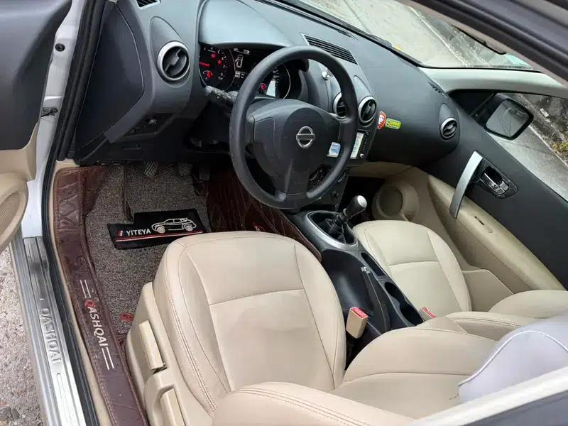 Nissan Qashqai 2011 2.0XL Fire 6MT 2WD — миниатюра 8