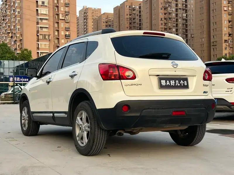 Nissan Qashqai 2011 2.0XL Fire CVT 2WD — миниатюра 4