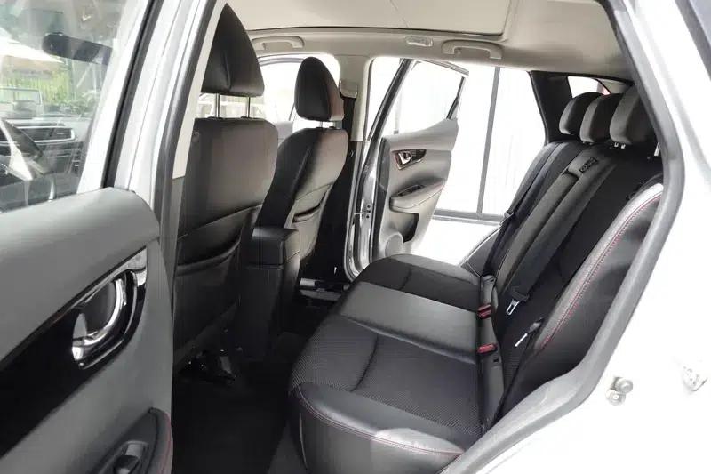 Nissan Qashqai 2016 2.0L CVT Luxury Edition — миниатюра 11