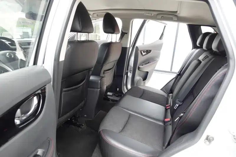 Nissan Qashqai 2016 2.0L CVT Luxury Edition — миниатюра 12