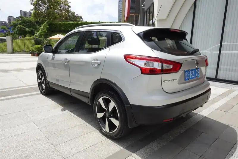 Nissan Qashqai 2016 2.0L CVT Luxury Edition — миниатюра 4