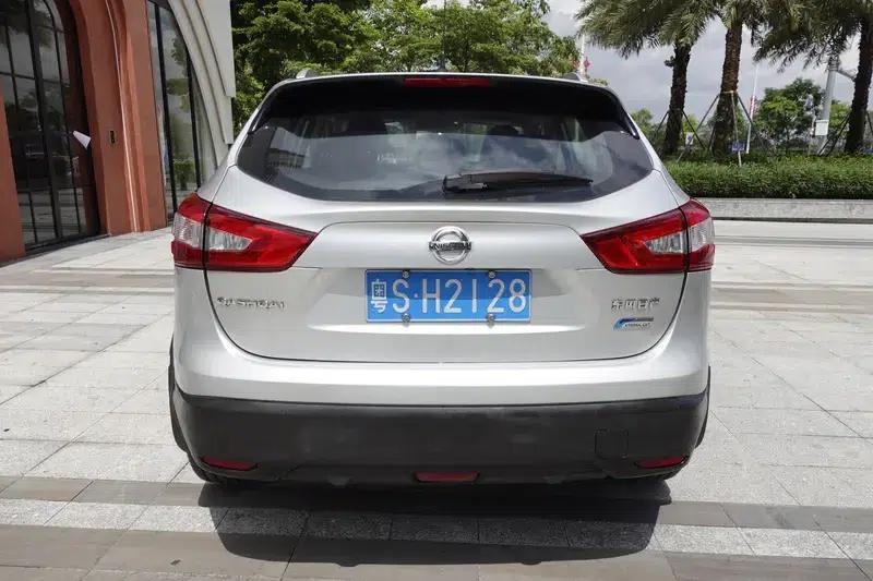 Nissan Qashqai 2016 2.0L CVT Luxury Edition — миниатюра 5