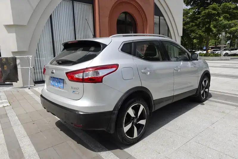 Nissan Qashqai 2016 2.0L CVT Luxury Edition — миниатюра 6