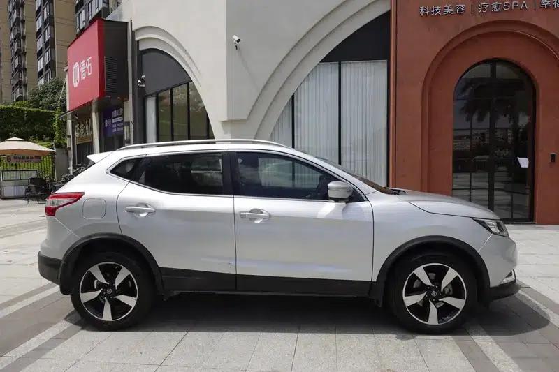 Nissan Qashqai 2016 2.0L CVT Luxury Edition — миниатюра 7