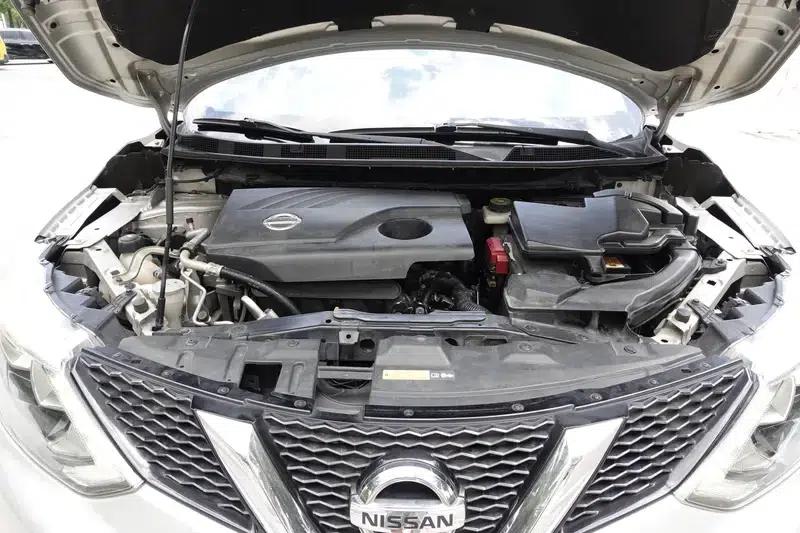 Nissan Qashqai 2016 2.0L CVT Luxury Edition — миниатюра 8