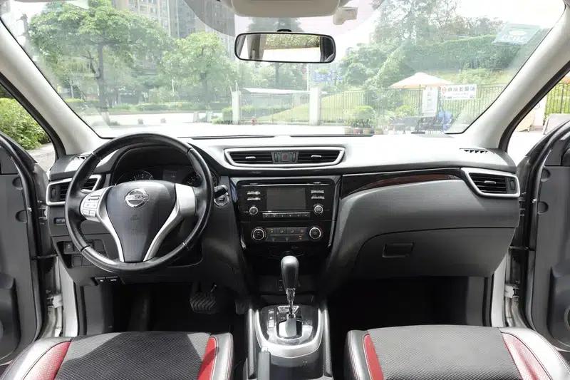 Nissan Qashqai 2016 2.0L CVT Luxury Edition — миниатюра 9