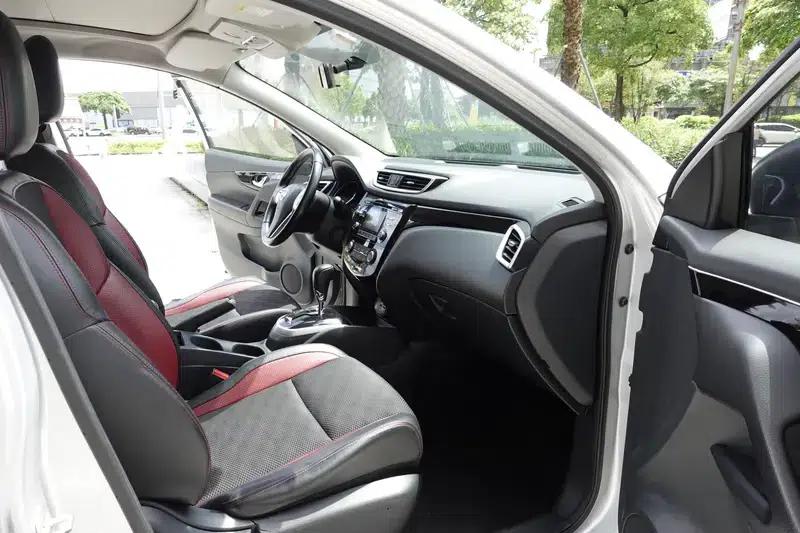 Nissan Qashqai 2016 2.0L CVT Luxury Edition — миниатюра 10