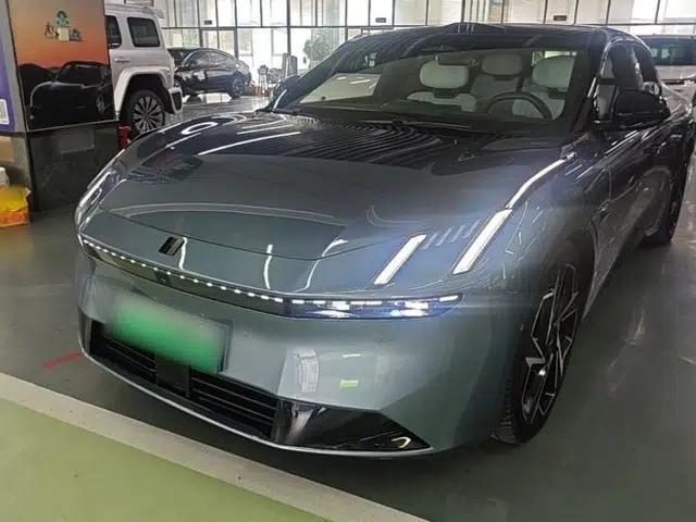 Lynk & Co Z10 2025 95 kWh 702 km All-Wheel Drive Intelligent Driving Ultra