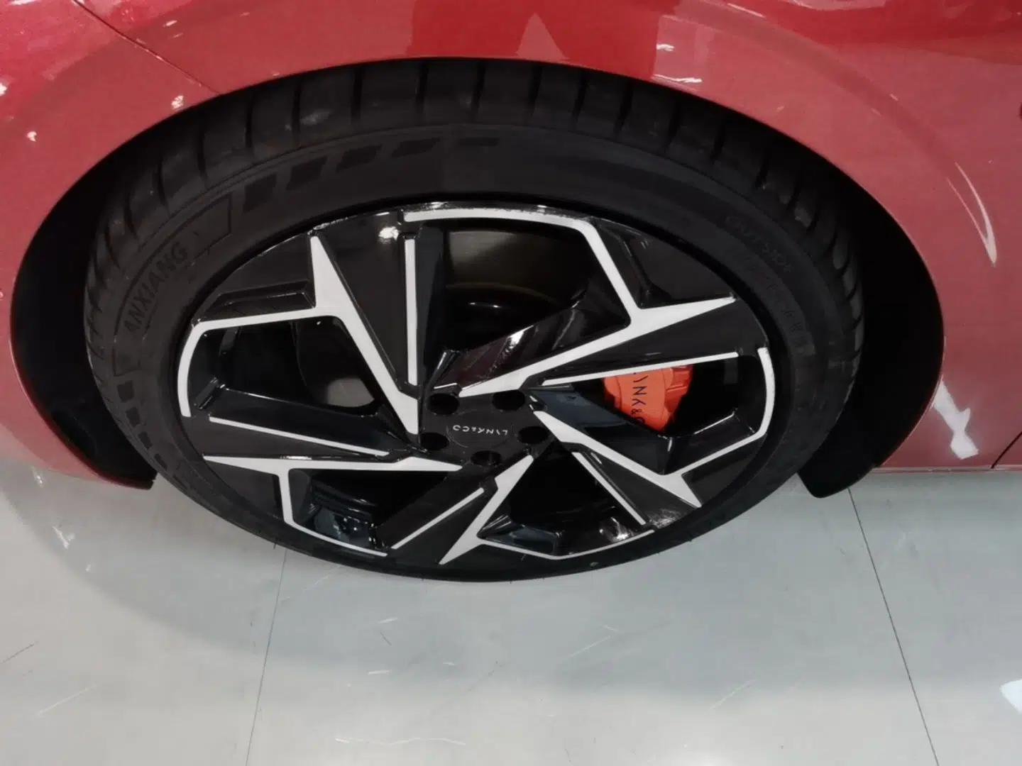 Lynk & Co Z10 2025 95 kWh 702 km All-Wheel Drive Intelligent Driving Ultra — миниатюра 10