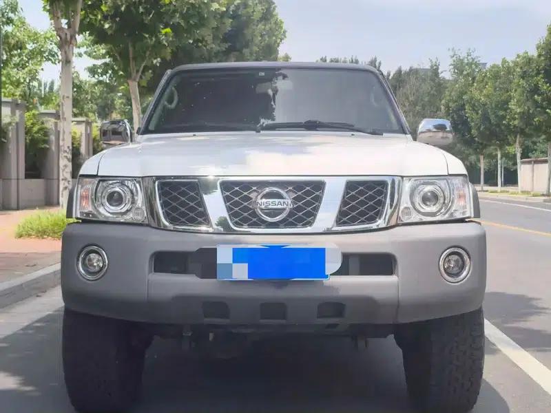 Nissan Patrol Y61 2014 Model 4.8L Automatic 4WD 7-Seater Parallel Import — миниатюра 2
