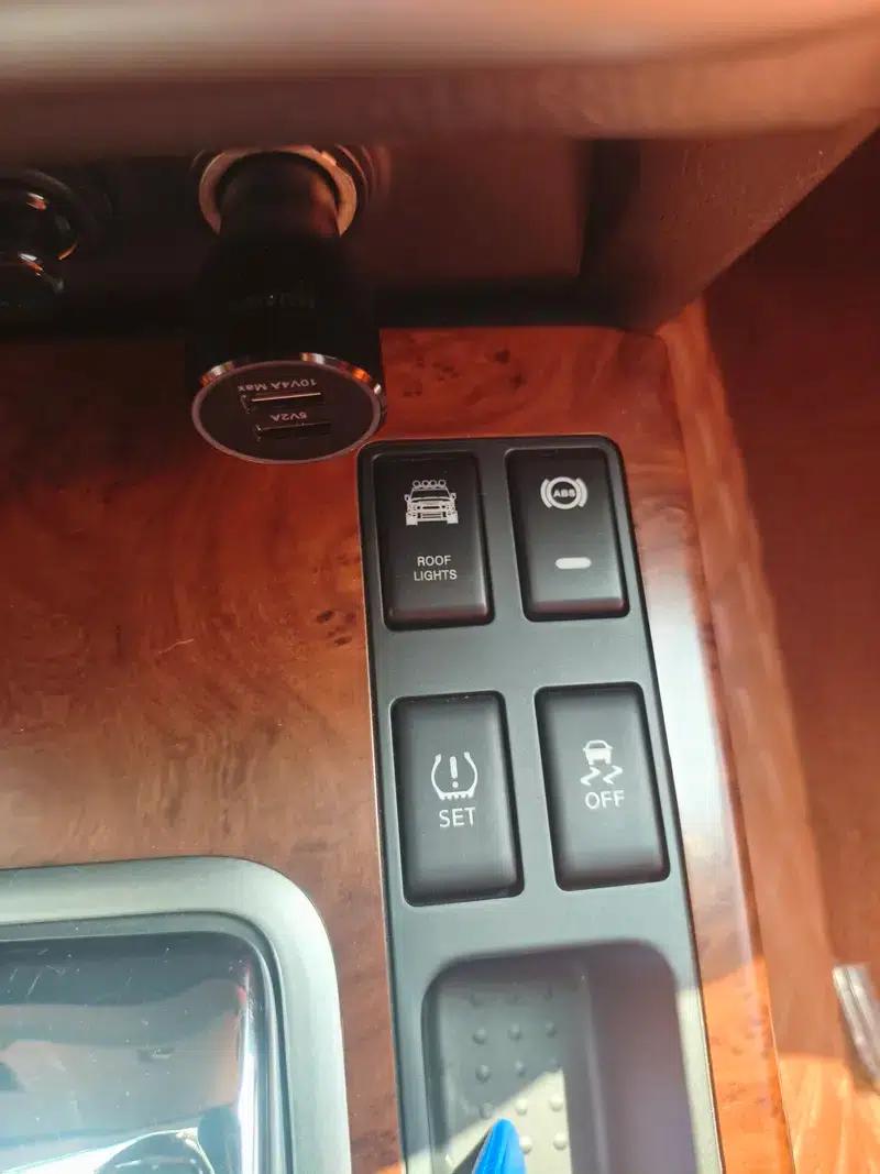 Nissan Patrol Y61 2014 Model 4.8L Automatic 4WD 7-Seater Parallel Import — миниатюра 12
