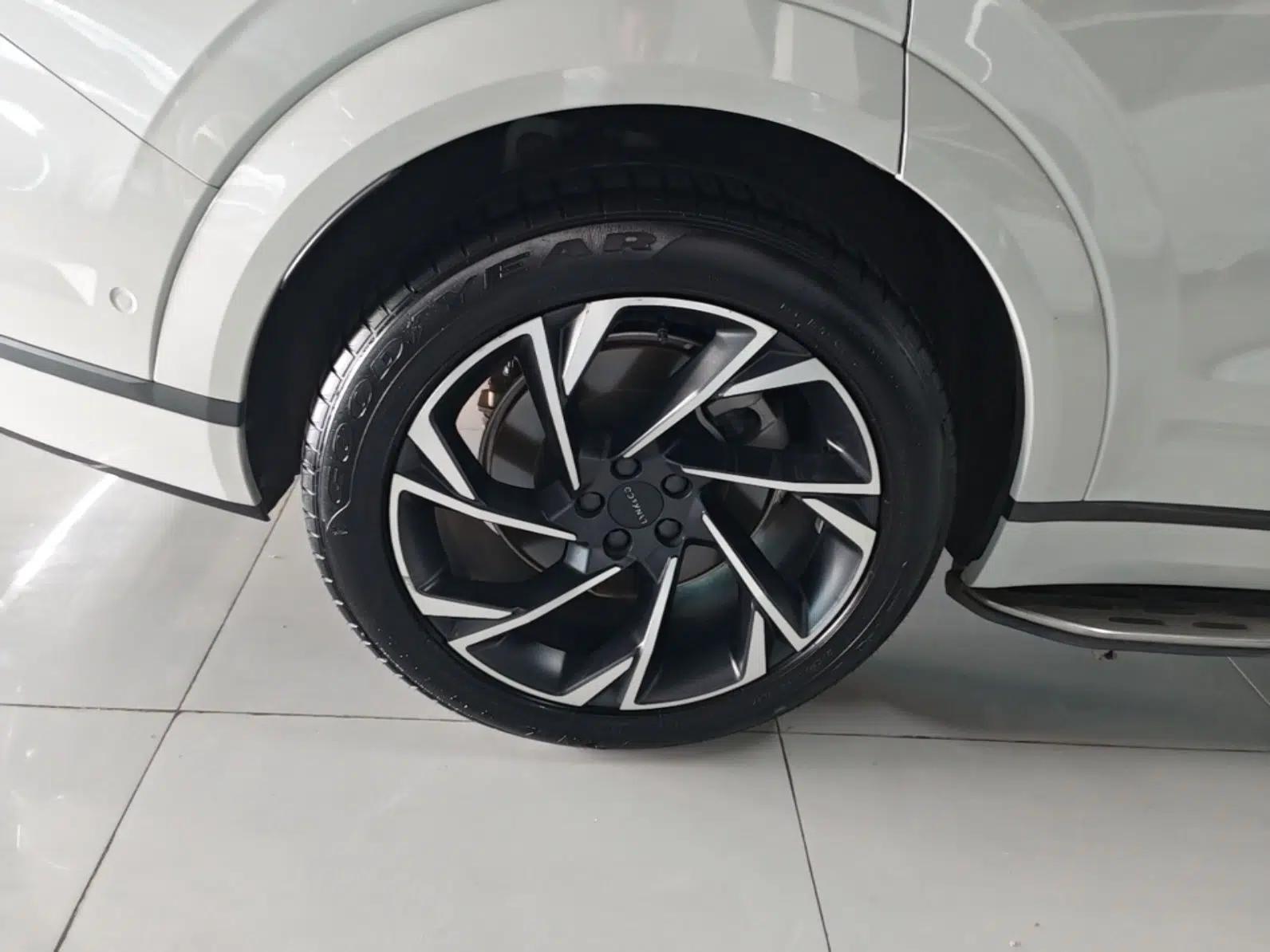 Lynk & Co 09 EM-P 2021 2.0T PHEV Halo Six-Seater — миниатюра 11