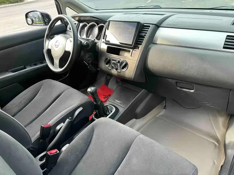 2008 Tiida 1.6L Manual Fashion Edition — миниатюра 20