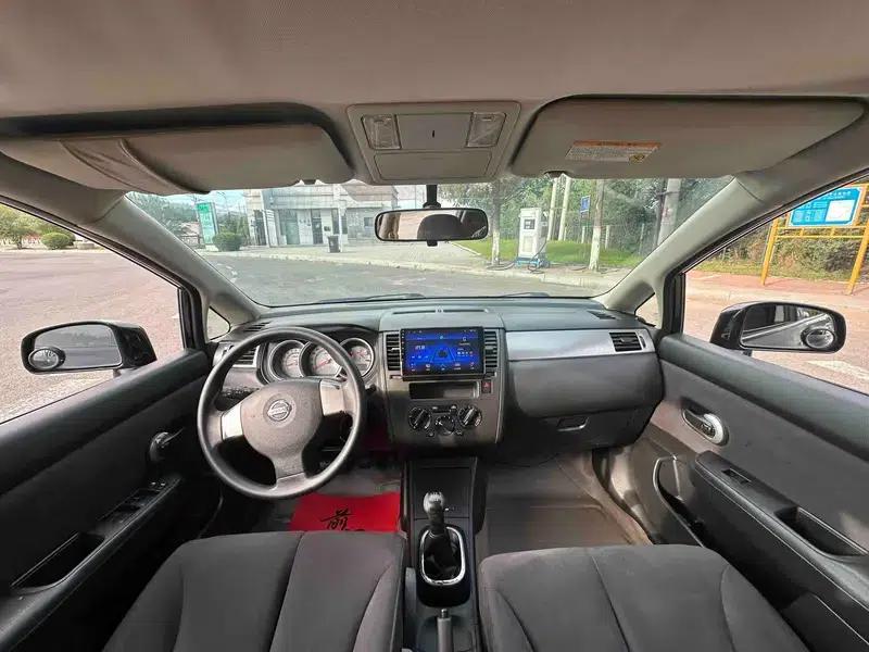 2008 Tiida 1.6L Manual Fashion Edition — миниатюра 21