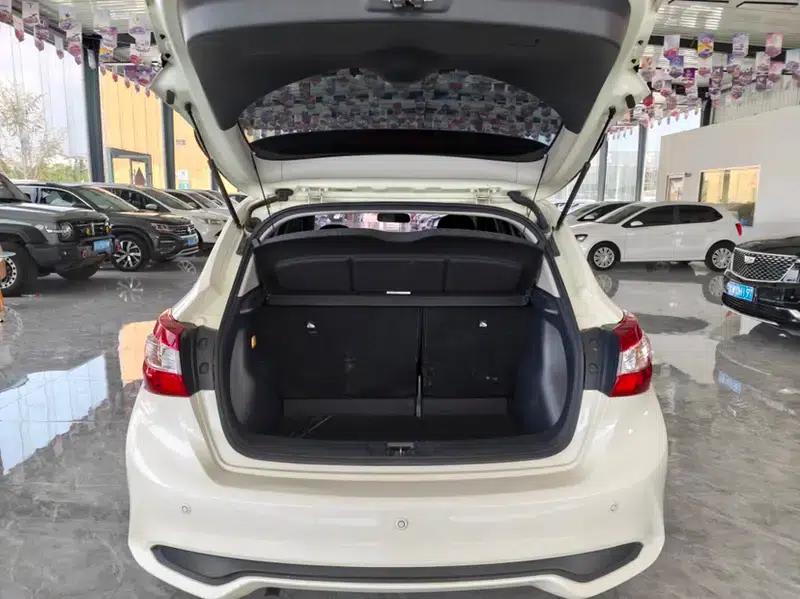 2021 Tiida 1.6L CVT Sport Edition — миниатюра 27