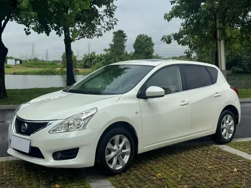 2011 Tiida 1.6L CVT Comfort Model — миниатюра 1