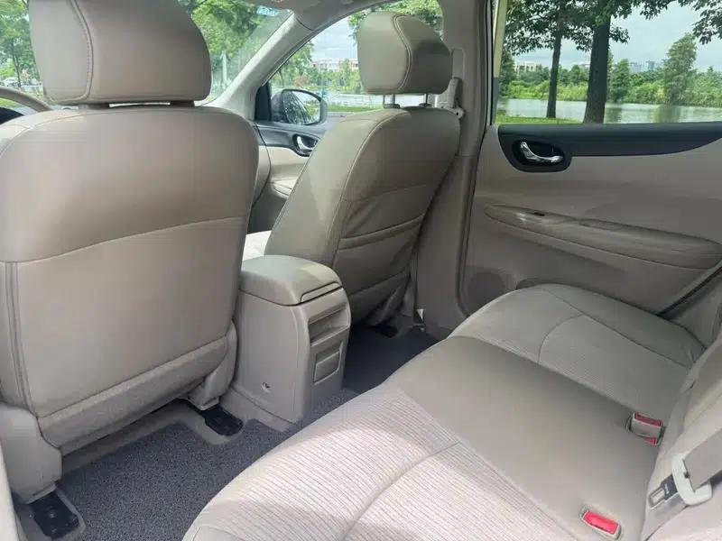 2011 Tiida 1.6L CVT Comfort Model — миниатюра 11