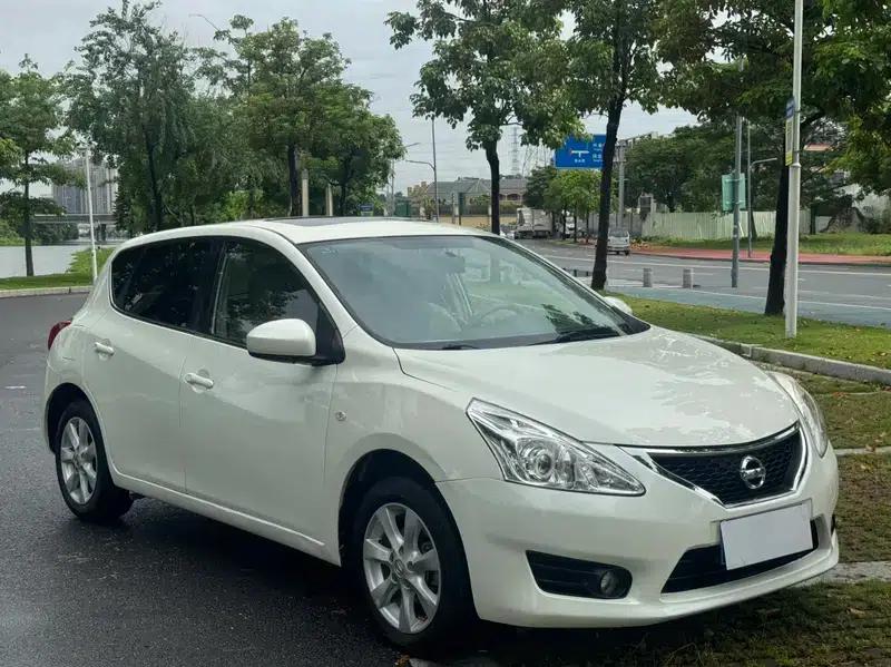 2011 Tiida 1.6L CVT Comfort Model — миниатюра 3