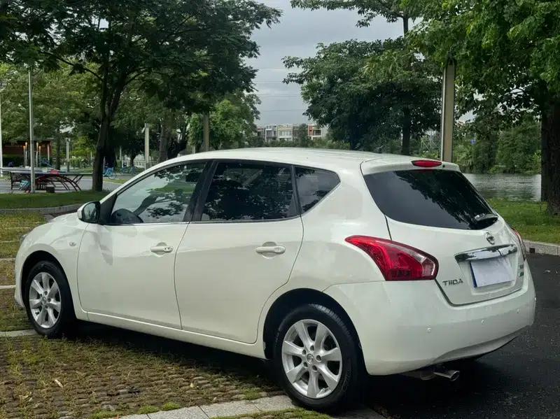 2011 Tiida 1.6L CVT Comfort Model — миниатюра 5