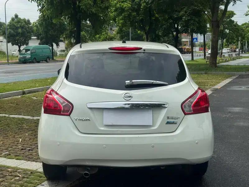 2011 Tiida 1.6L CVT Comfort Model — миниатюра 6