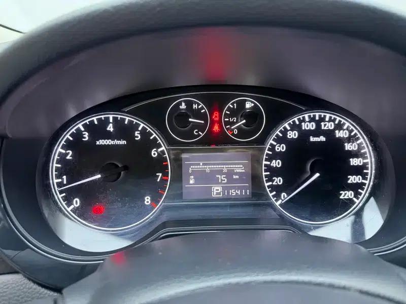 2014 Tiida 1.6L CVT Comfort Model — миниатюра 15