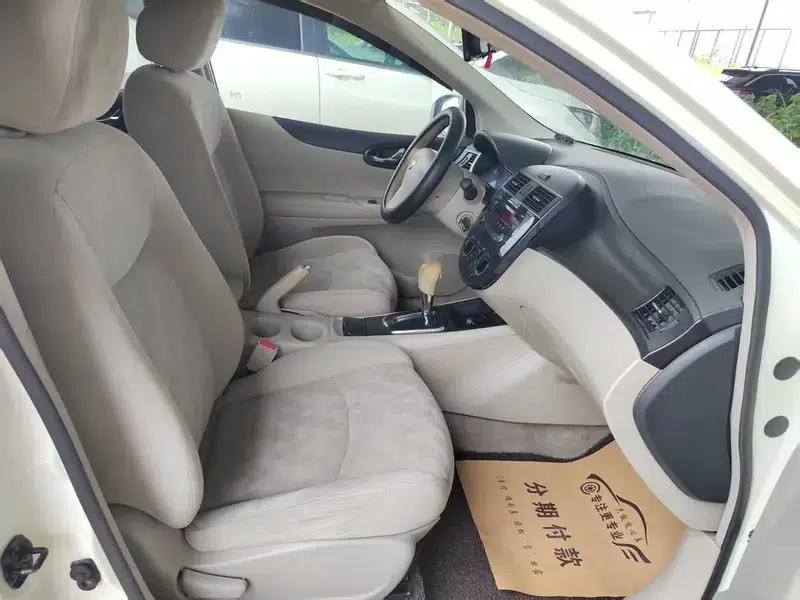 2011 Tiida 1.6L CVT Comfort Model — миниатюра 11